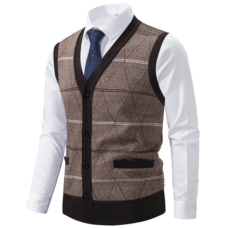Men's fine knit vest with V-neck, diamond pattern, and patch pockets Mune Fashion