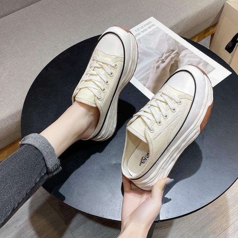 Women's sneakers in timeless design with reinforced sole Mune Fashion
