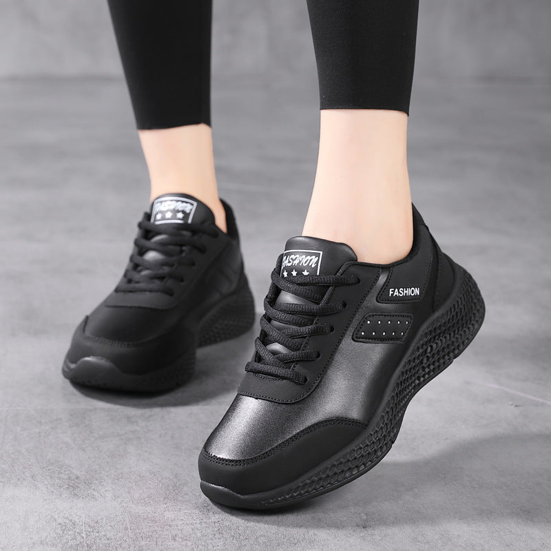 Women's urban lace-up shoes with padded entry and profiled outsole pattern Mune Fashion