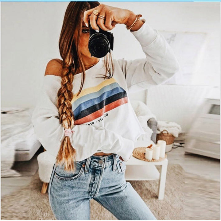 Women's Off-Shoulder Sweatshirt with Retro Band Print and Loose Cropped Fit Mune Fashion