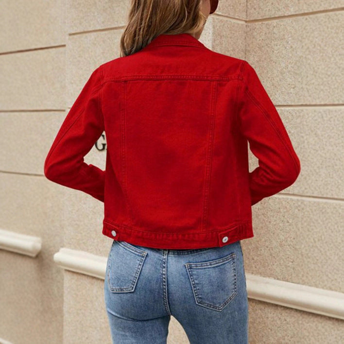 Women's fitted short denim jacket in trucker style with flap pockets Mune Fashion