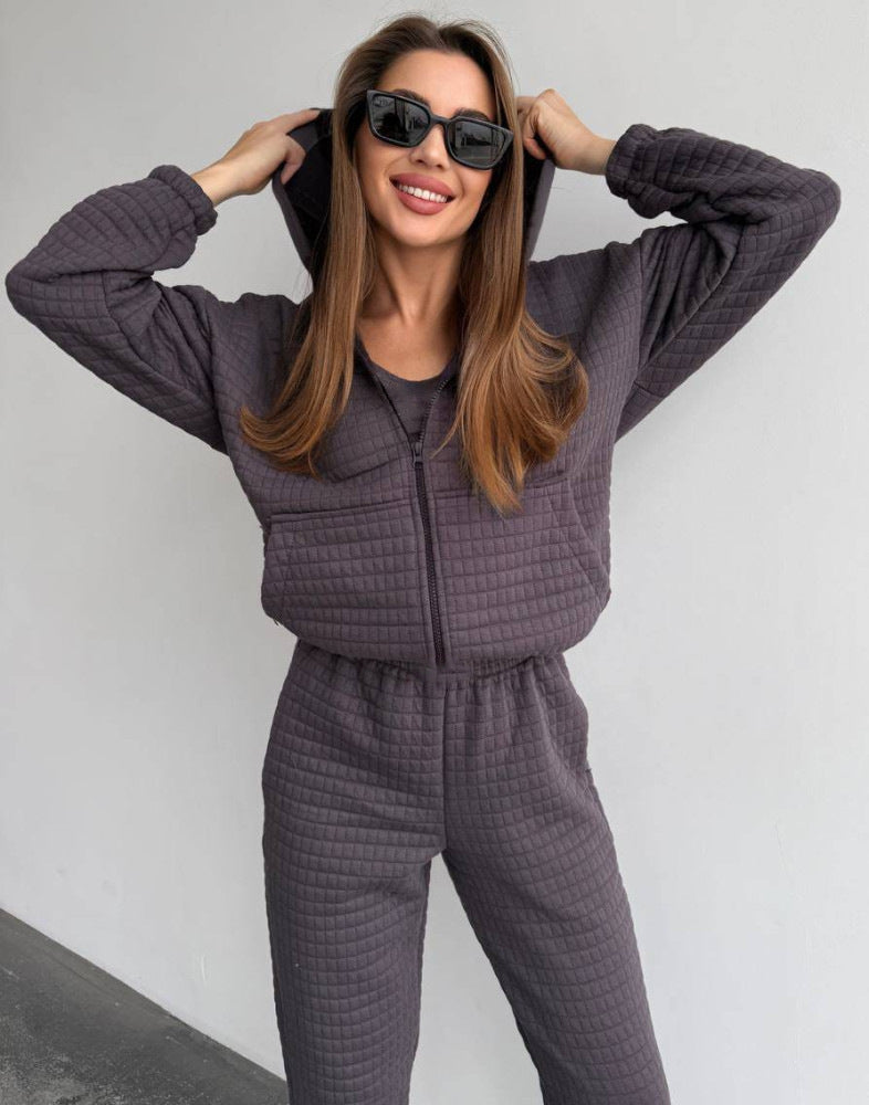 Women's Quilted Loungewear Set with Zip Hoodie, Cropped Bustier and High-Waisted Joggers Mune Fashion