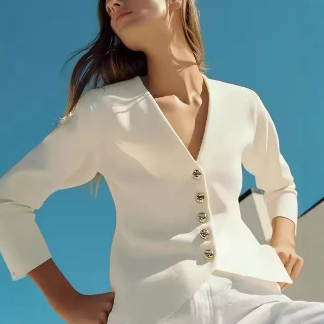 Women finely structured tailored cardigan with V-neck and golden button placket Mune Fashion