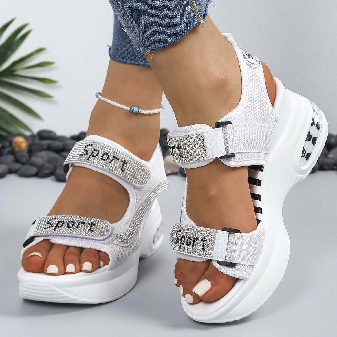 Women's sporty platform sandals with mesh upper, Velcro closure and decorative stones Mune Fashion