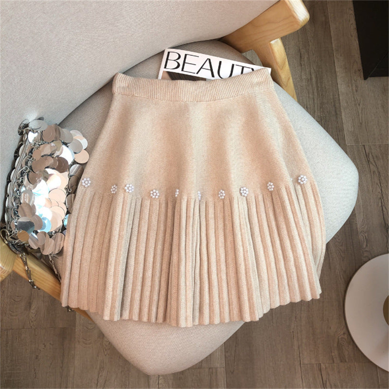 Women's Pleated Skirt with Decorative Pearls Mune Fashion