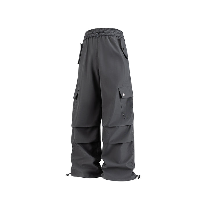 Men's Loose Utility Cargo Pants with Drawstring Waistband, Flap Pockets, and Adjustable Hem Closures Drune