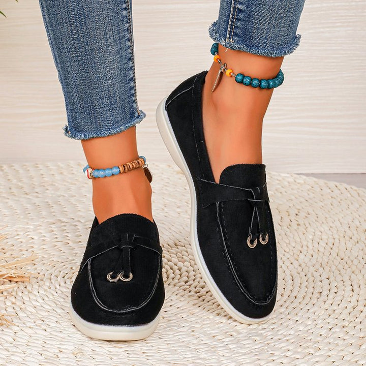 Damen Slipper-Loafer aus Velourslederoptik mit dekorativem Knotenriemen und leicht profilierter Gummisohle Mune Fashion