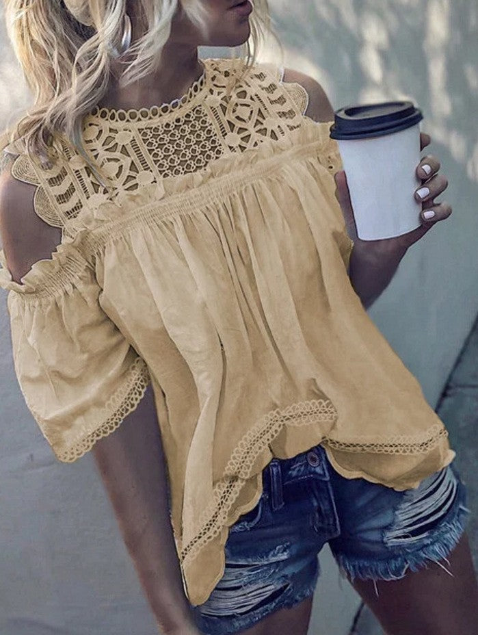 Ladies airy blouse with crochet collar, cut-out shoulders and flared hem Mune Fashion