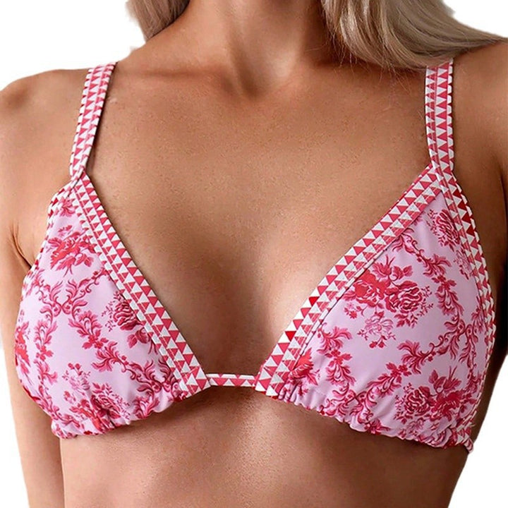 Ladies triangle bikini with floral pattern and refined ruffles
