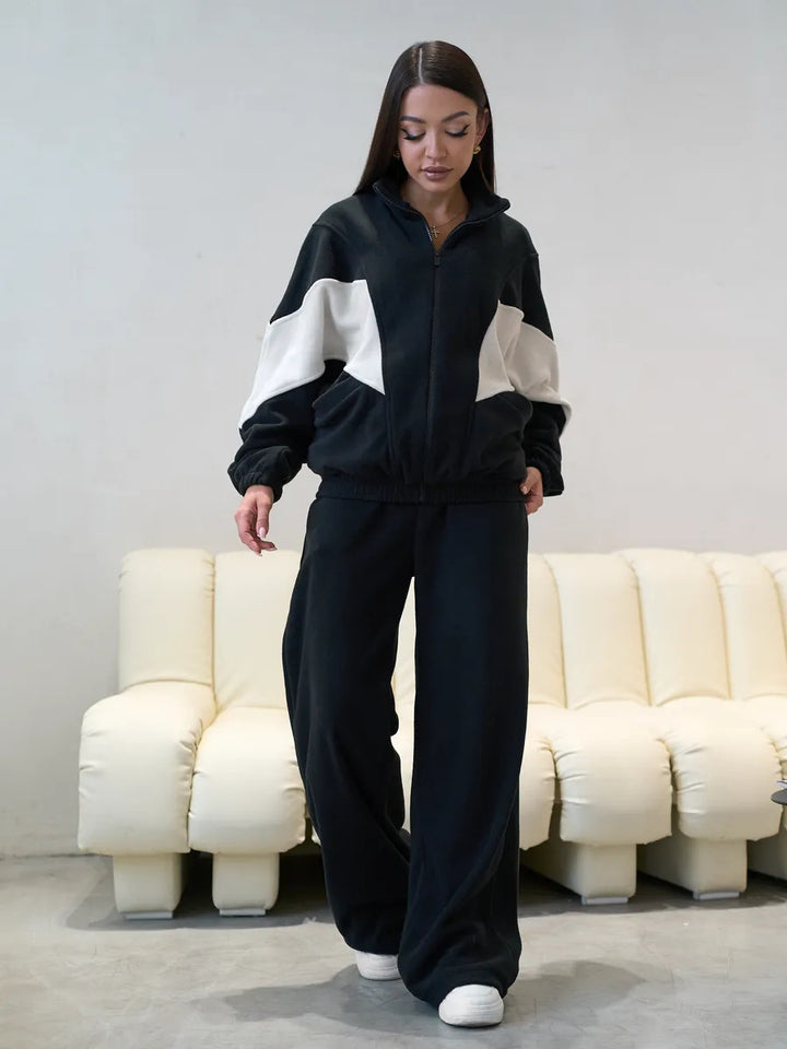Women's oversized zip-up fleece jacket with panel details and wide high-waist lounge pants Mune Fashion