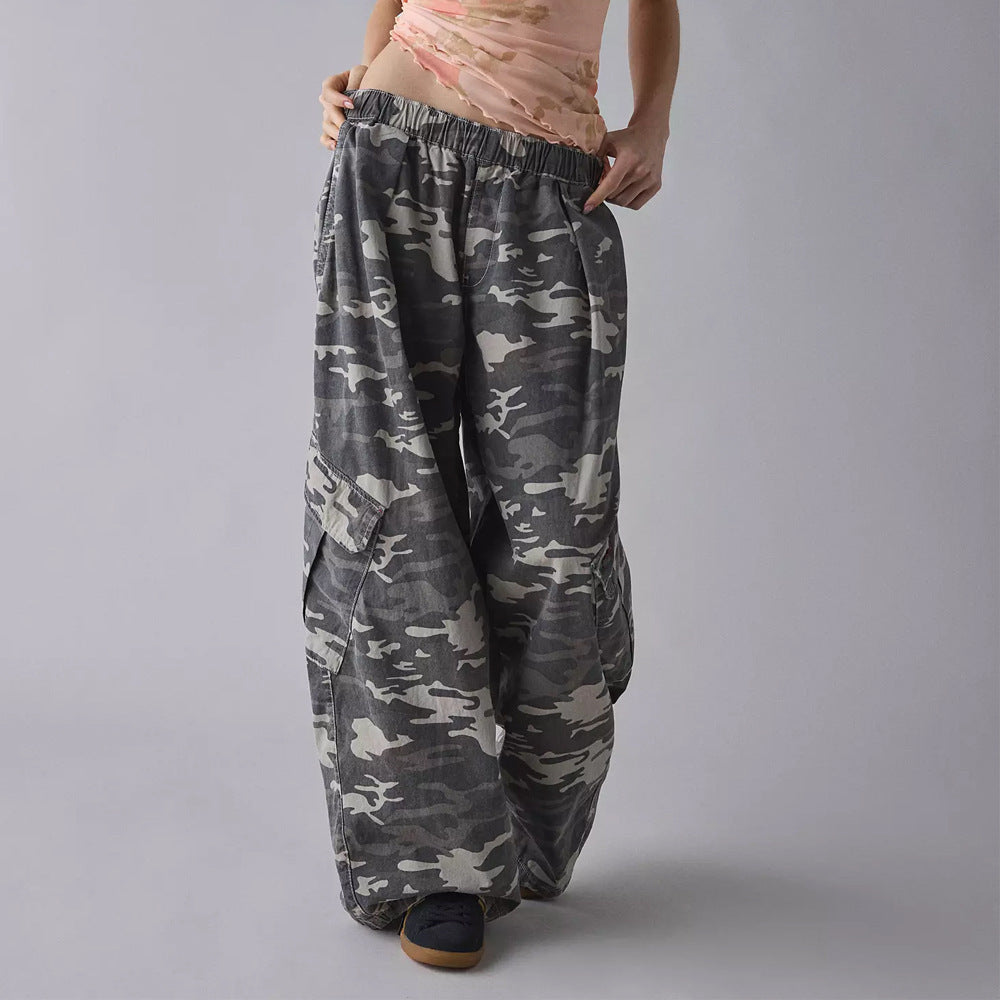 Women's wide cargo pants with elastic waistband and applied flap pockets Mune Fashion