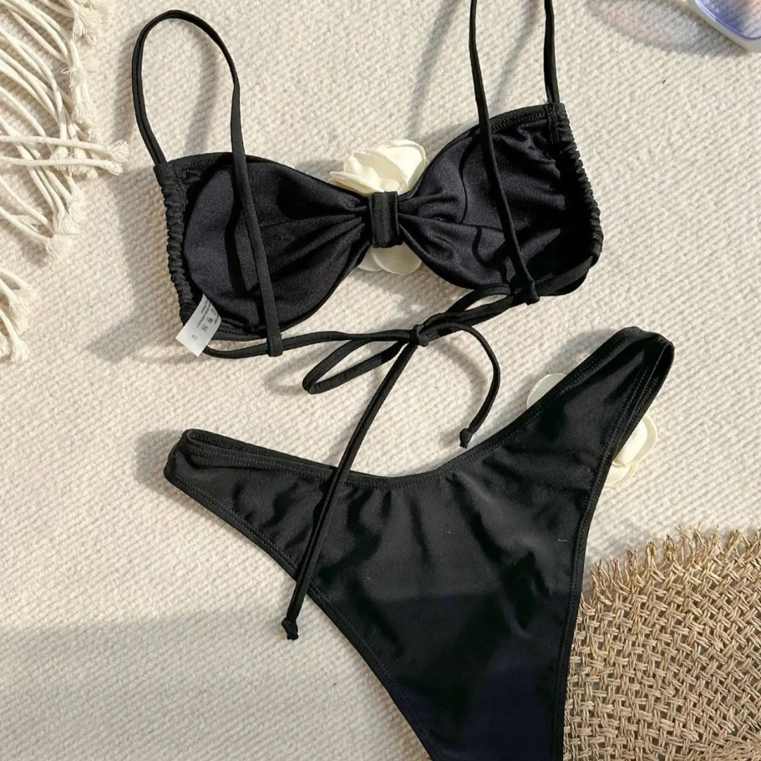 Women's bandeau bikini with floral accents Mune Fashion