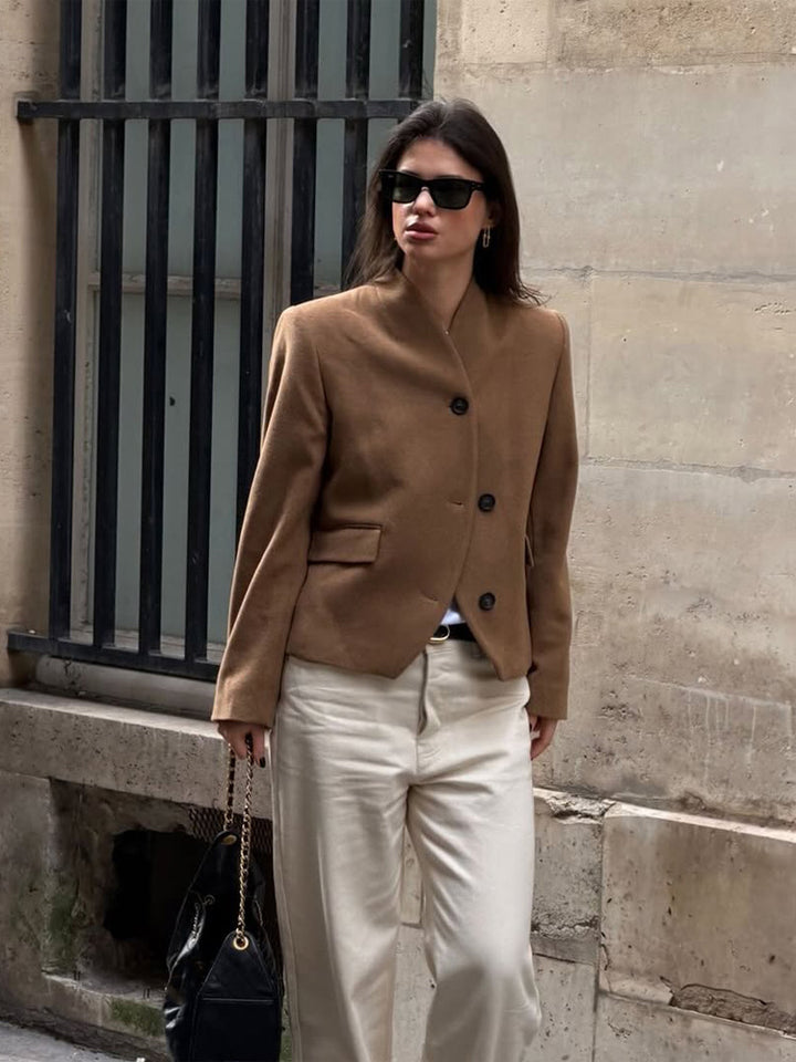 Women's short blazer made of wool blend with stand-up collar, boxy silhouette & three buttons Mune Fashion