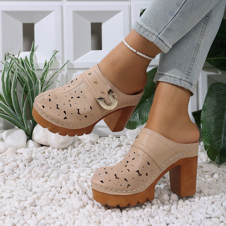 Women's platform clogs with floral perforation pattern, decorative metal buckle and high block heel Mune Fashion