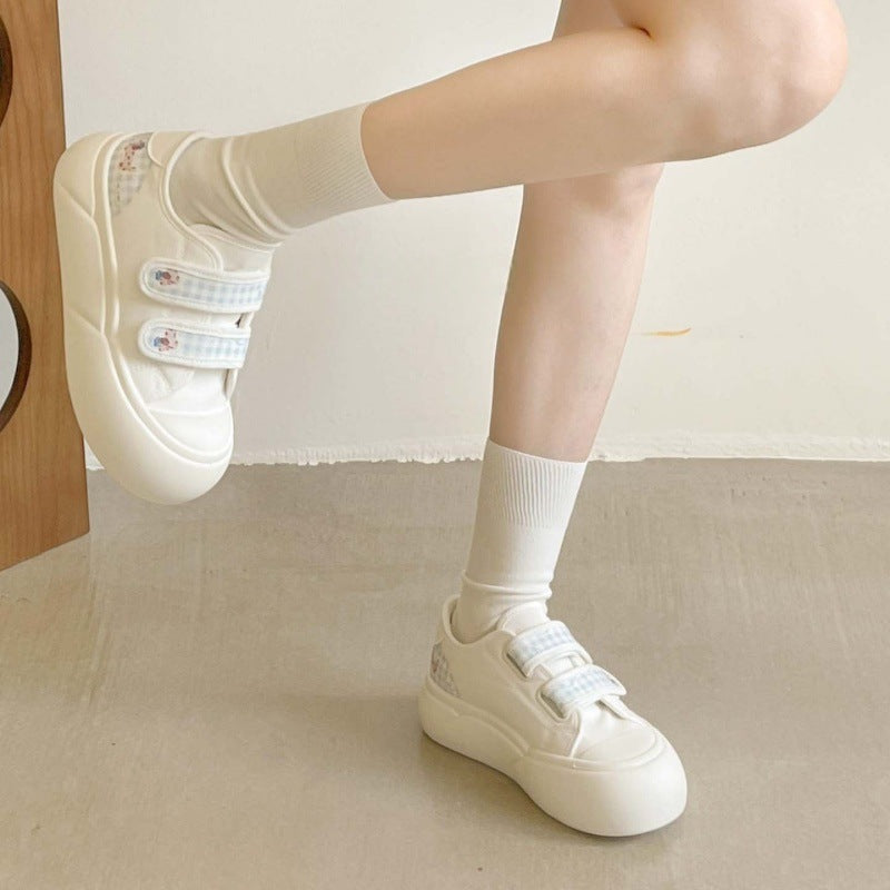 Ladies Comfortable Sneakers with Adjustable Velcro Fastening and Floral Applications Mune Fashion