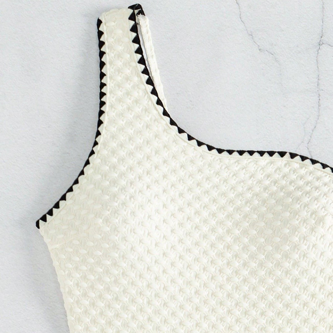 Women One-sided Swimsuit with Structured Material Mune Fashion