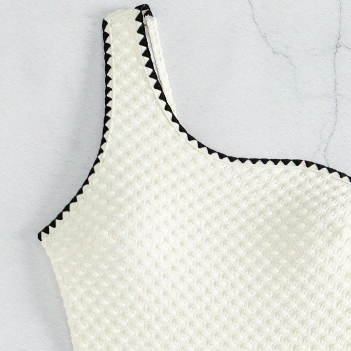 Women One-sided Swimsuit with Structured Material Mune Fashion