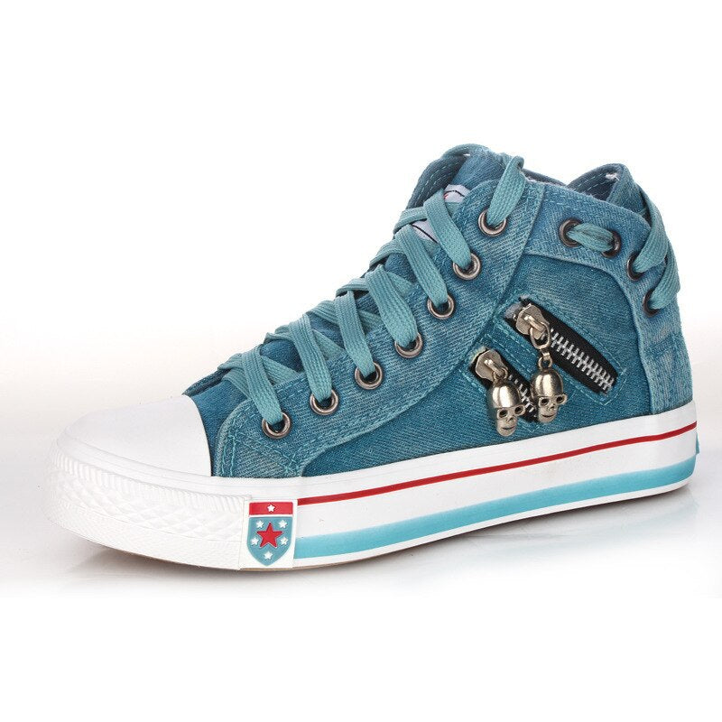 Women's High-Top Sneaker made of denim with side metal zipper and skull charms Mune Fashion