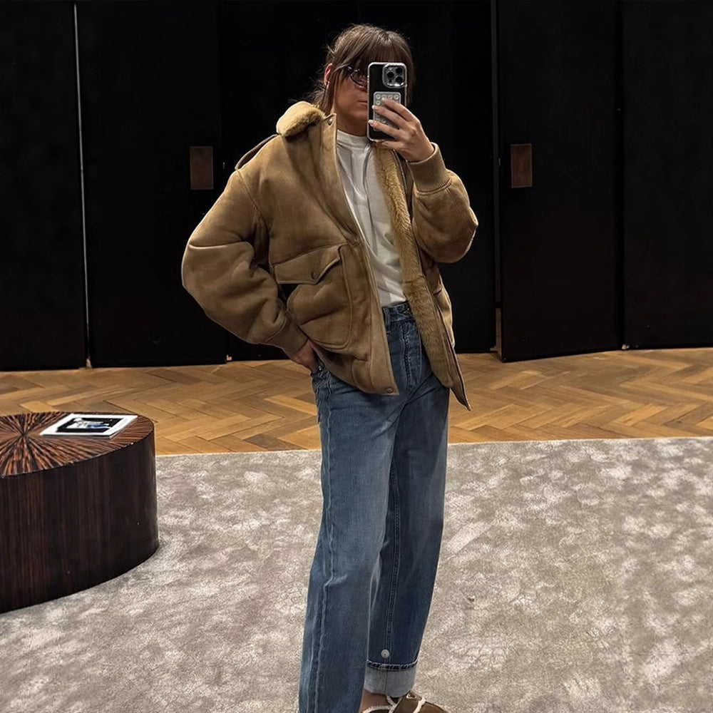 Women's pilot jacket made of suede imitation with removable faux fur collar and patch flap pockets Mune Fashion