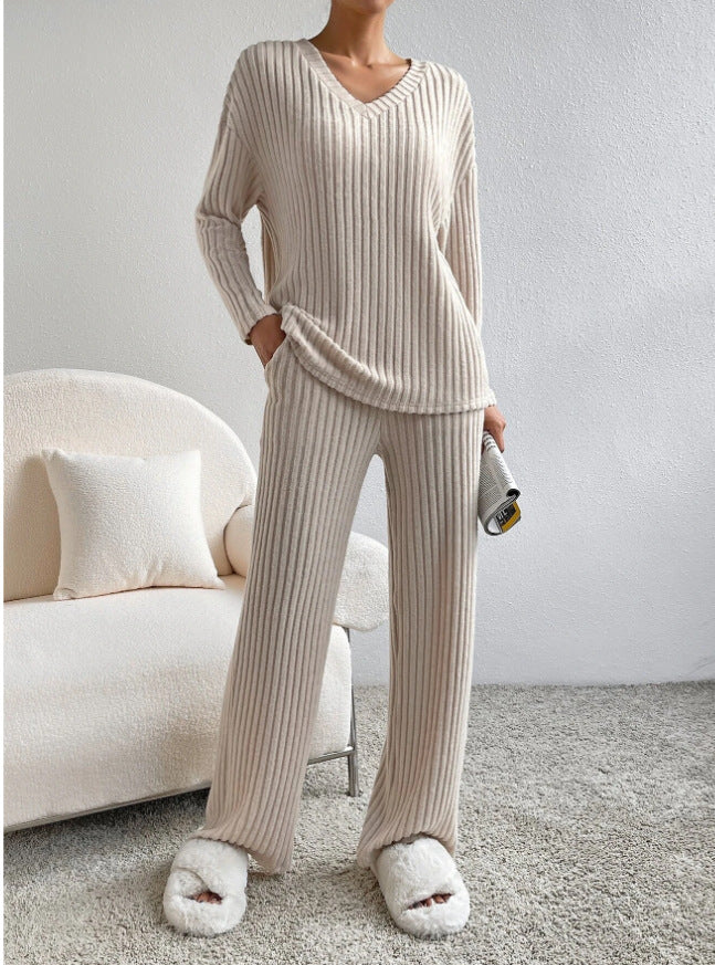 Women's Ribbed Lounge Set made of Soft Knit with V-Neck and Wide Leg Mune Fashion