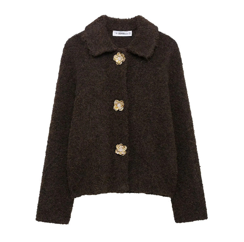 Women's short bouclé teddy jacket with decorative flower buttons, shirt collar, and boxy fit Mune Fashion