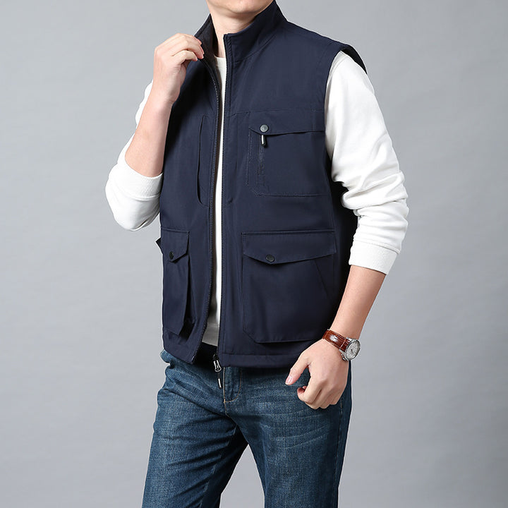 Men's functional vest in urban utility style with organizer pockets and stand-up collar Mune Fashion