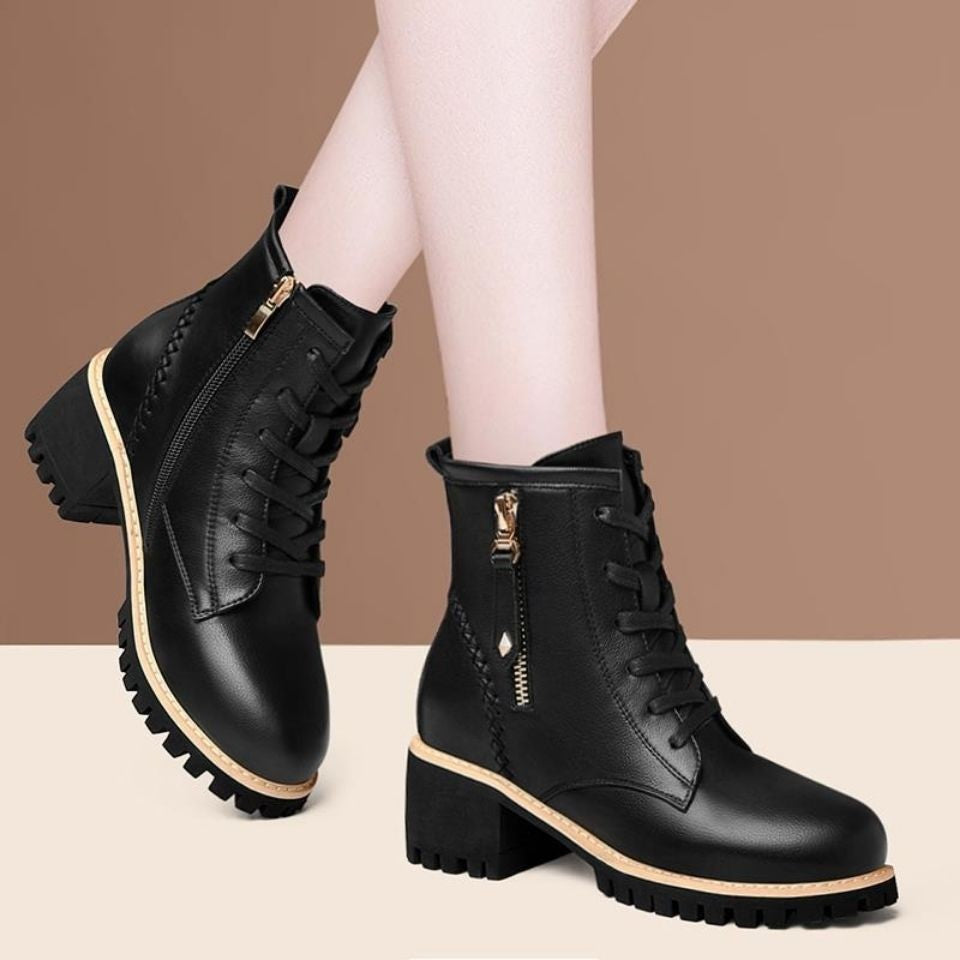Women's lace-up ankle boots in leather look with block heel, tread sole, and side zipper Mune Fashion