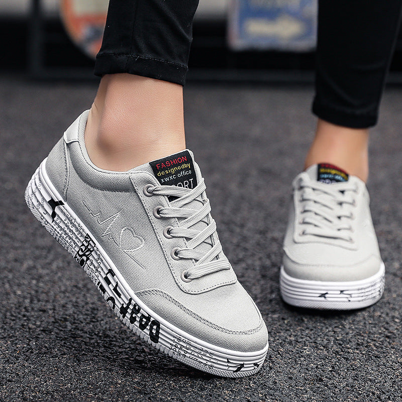 Women's nan canvas sneakers with decorative printed platform sole and heart line embroidery Mune Fashion