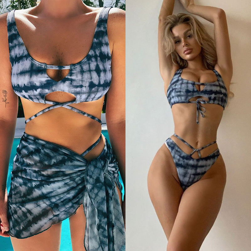 Women’s bikini with sophisticated cut-out and stylish binding system Mune Fashion