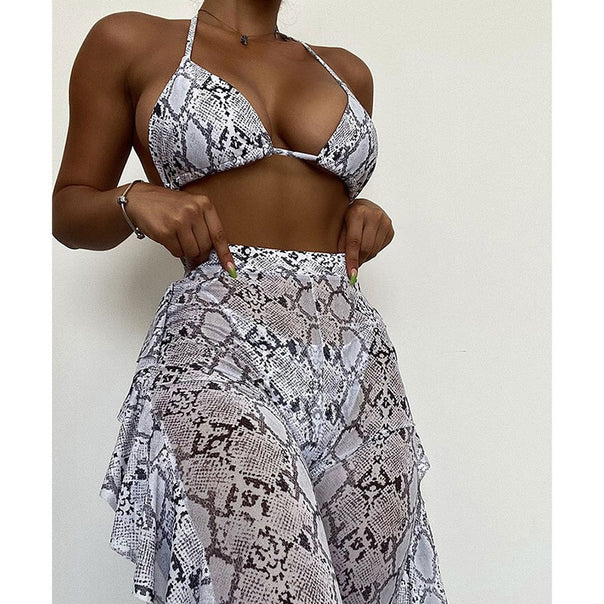 Women’s triangle bikini with stylish snake pattern and airy maxi shorts Mune Fashion