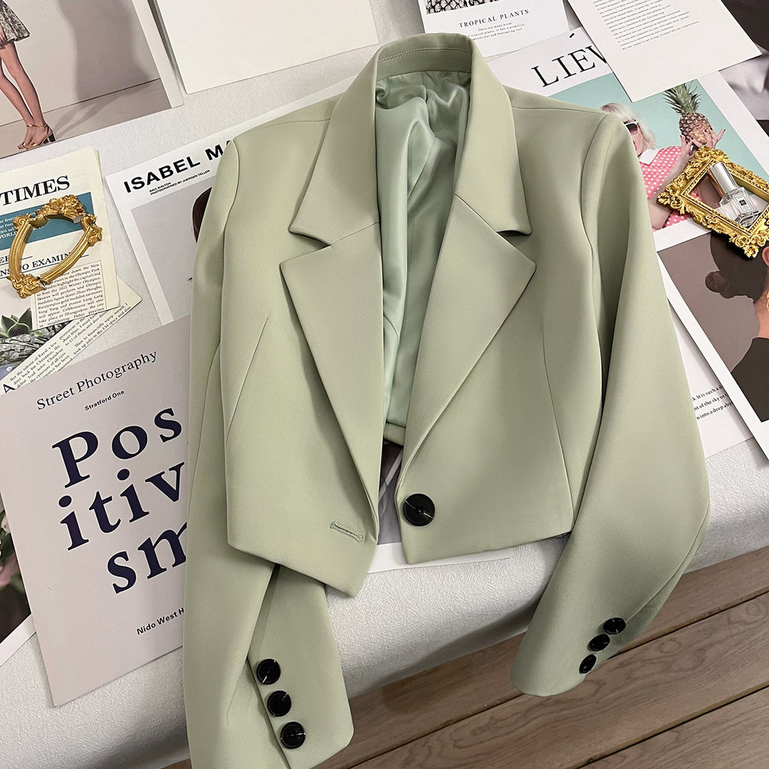 Women nan short tailored blazer with distinctive lapel and one-button closure Mune Fashion