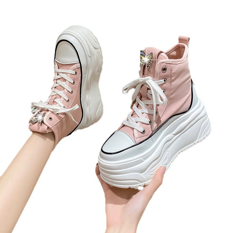 Ladies' platform sneakers with high shaft, lacing, and butterfly brooch Mune Fashion