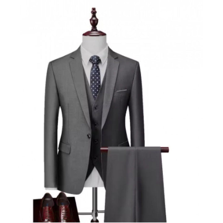 Men's tailored lightweight summer three-piece suit made of microfiber with slim lapels Mune Fashion