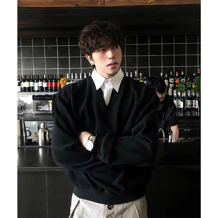 Men's fashionable oversized sweater with V-neck Mune Fashion
