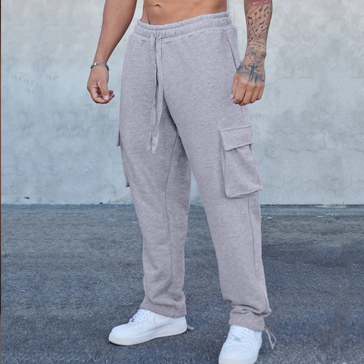 Men's cargo sweatpants in relaxed fit with large flap pockets and drawstring Mune Fashion