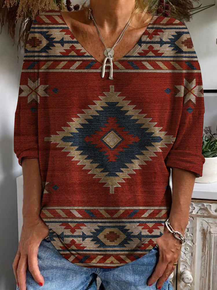 Women's Aztec patterned oversized tunic top with V-neck and three-quarter sleeves Mune Fashion