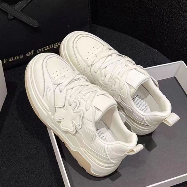 Women's Trendy Sneakers with Stylish Star Design Mune Fashion