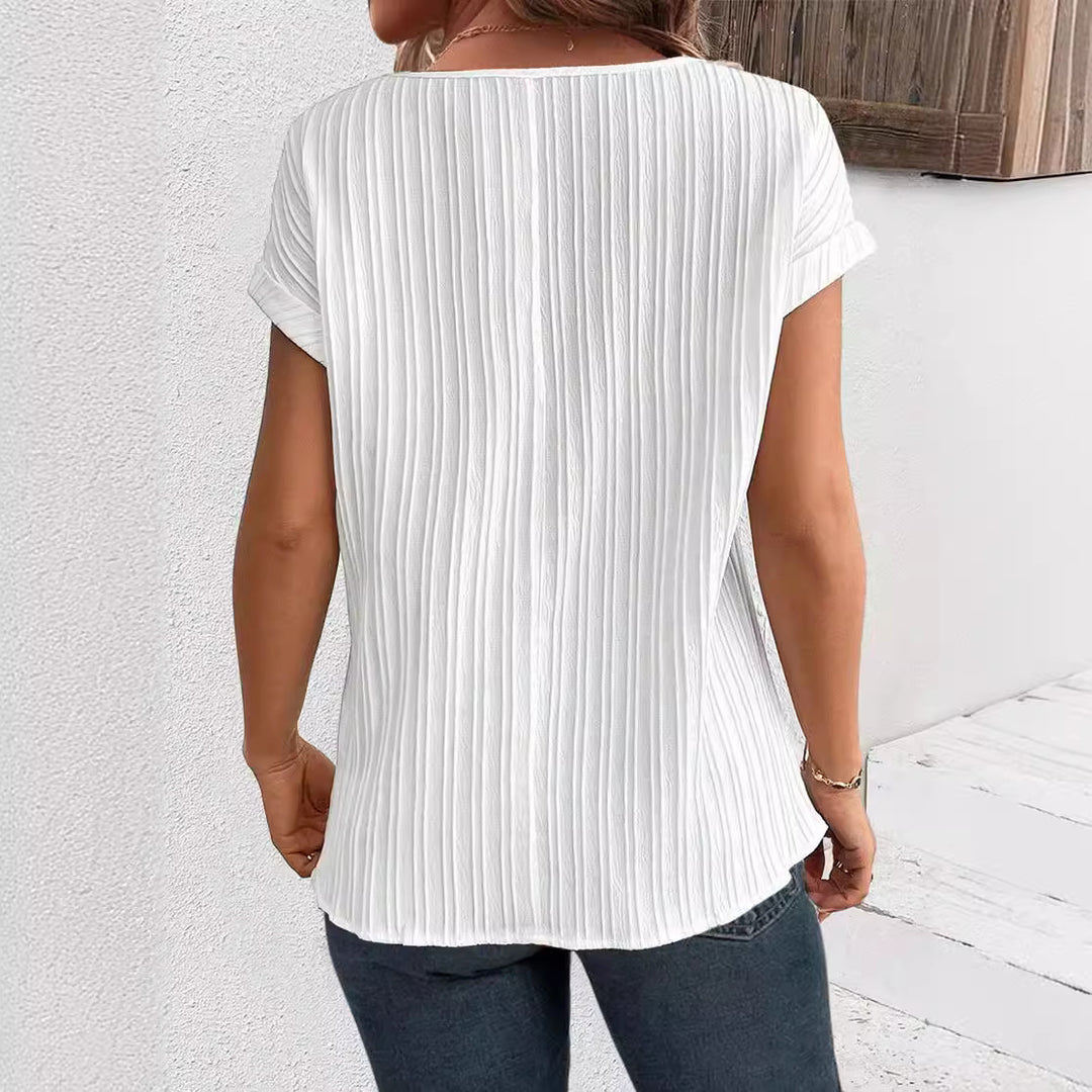 Women's cropped ribbed top with lace trim and V-slit Mune Fashion