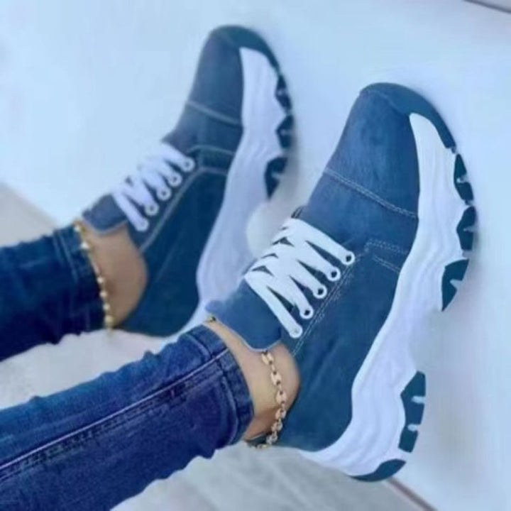Ladies  Sneakers with thick profile sole, padded insole, and classic lace-up closure Mune Fashion