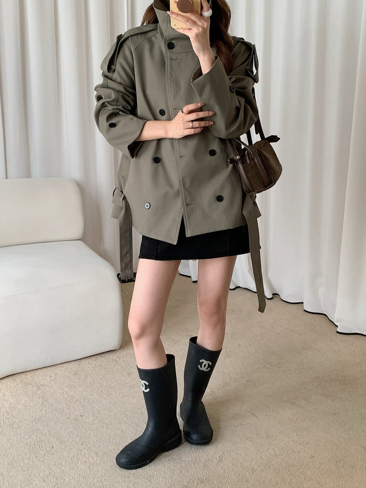 Women's short double-breasted trench coat with stand-up collar and shoulder flaps Mune Fashion