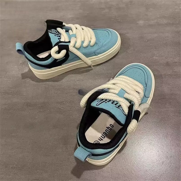 Women’s fashionable sneakers with ultra-light sole from Mune Fashion
