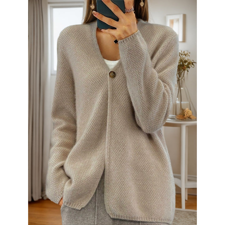 Women's cardigan made of cashmere-like structured knit with single-button closure and hip-covering fit Mune Fashion