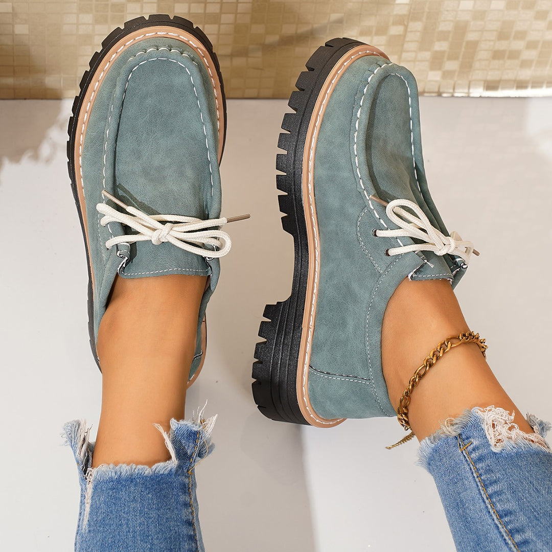 Women Robust Lace-Up Moccasin with Profiled Rubber Sole and Contrast Stitch Mune Fashion