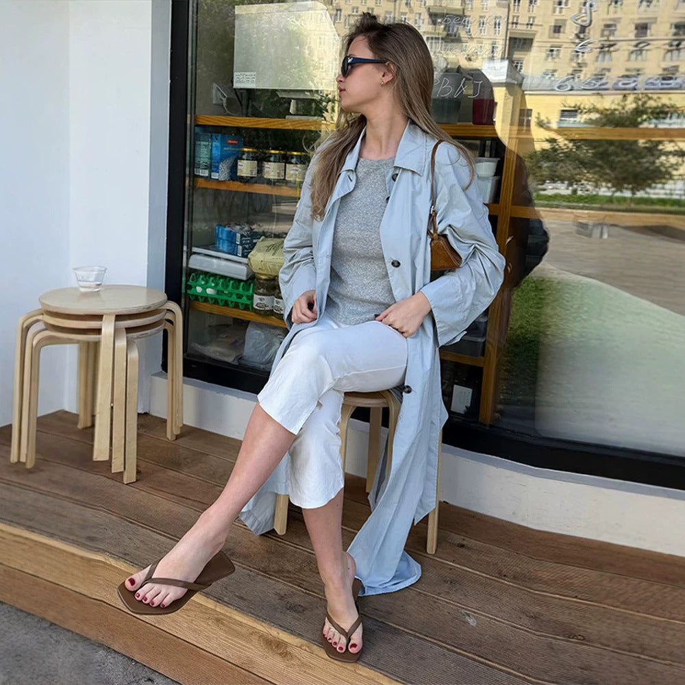 Women's Lightweight Long Trench Coat Made from Technical Material with Concealed Button Placket and Loose Fit Mune Fashion