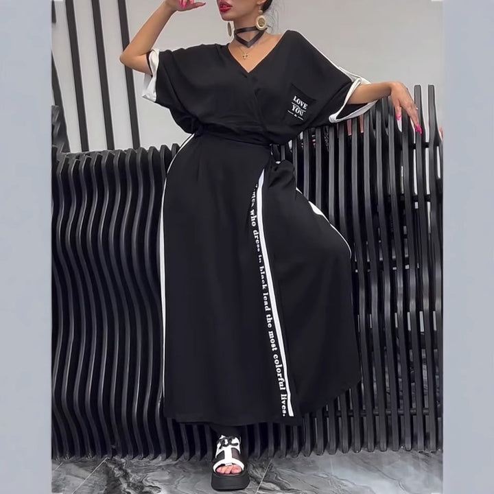 Women's sporty-elegant maxi dress with V-neck, waist belt, contrast side band, and chest pocket Mune Fashion