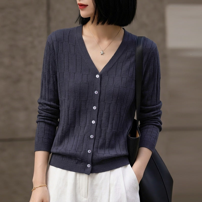 Ladies V-neck fine knit cardigan with structured block design and continuous button placket Mune Fashion