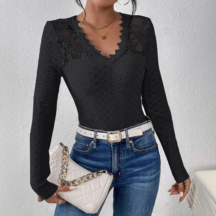 Ladies form-fitting lace long-sleeve shirt with jagged V-neck Mune Fashion