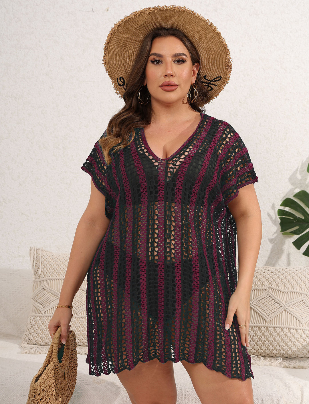 Ladies crocheted beach cover-up with V-neck and airy structure Mune Fashion