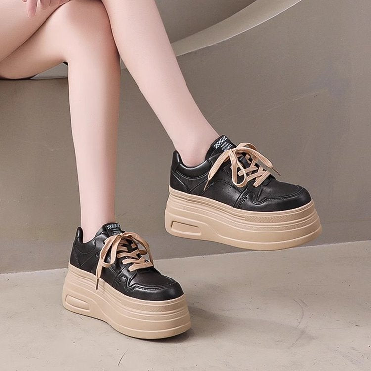 Women's platform sneakers with sturdy upper material and fashionable lacing Mune Fashion