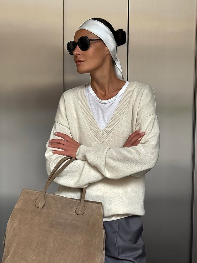 Women's Oversize V-Neck Sweater made of Cashmere Mix with Ripped Hem Mune Fashion